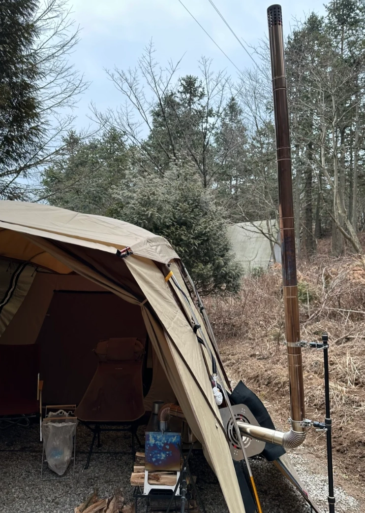 如何在帆布帳篷爐上安裝煙道管