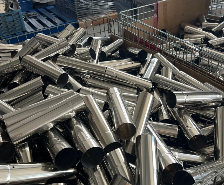 如何在帆布帳篷爐上安裝煙道管