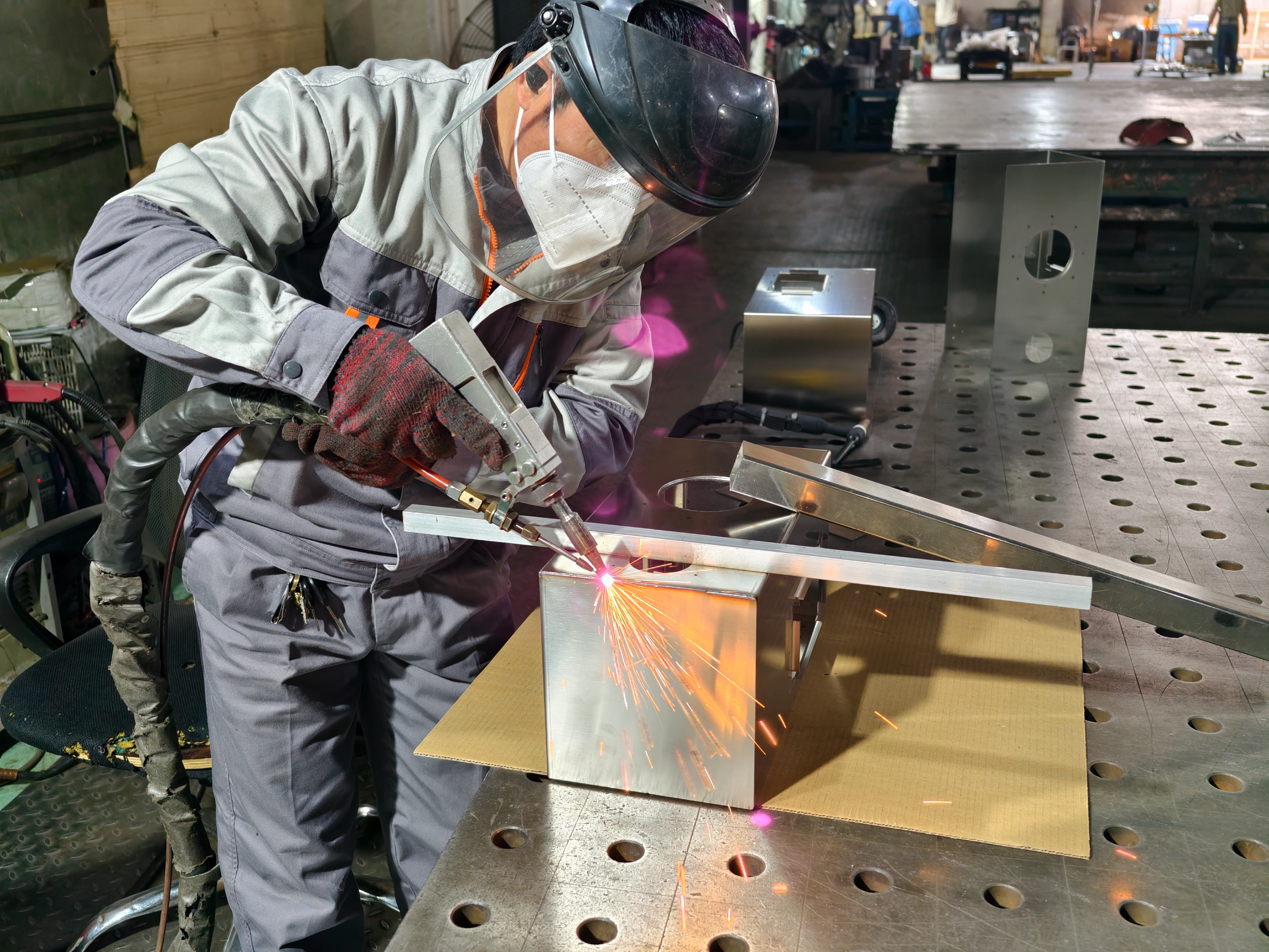 INBESTCAMP為伊拉克客戶訂製了一批304不銹鋼帳篷爐。 INBESTCAMP為伊拉克客戶訂製了一批304不銹鋼帳篷爐。